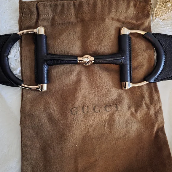 Gucci | Accessories | Gucci Black Leather Belt With Gold  display picture 1